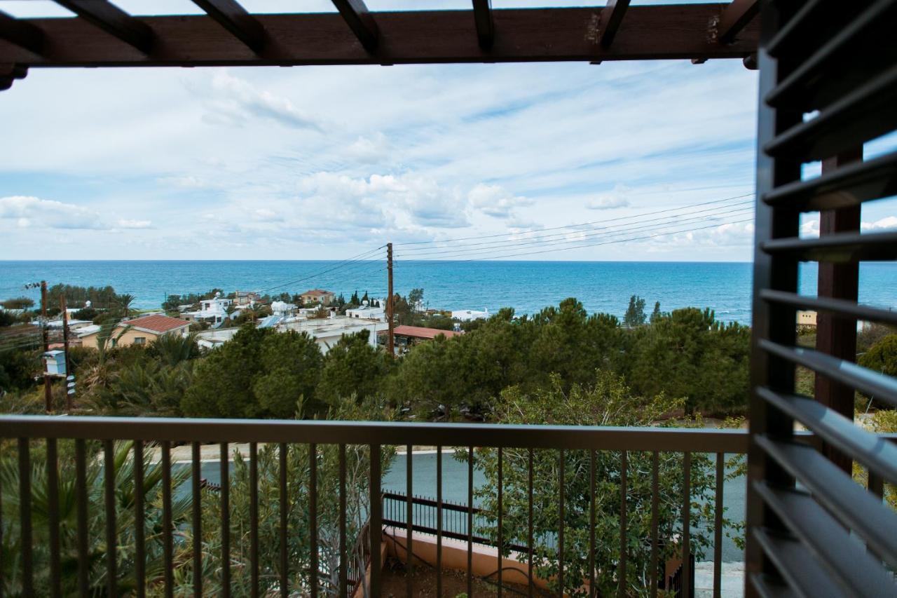 Seaclusion Vacation Villa Pomos Exterior photo